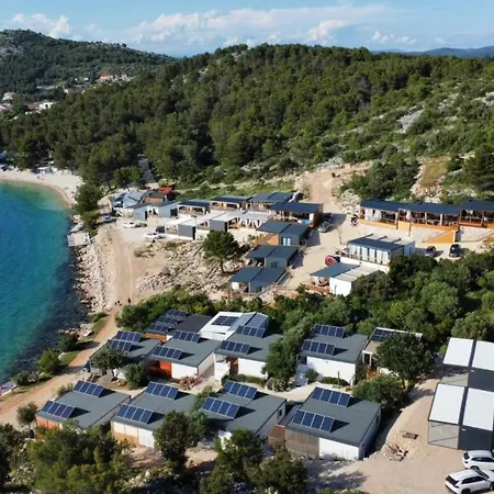 مكان تخييم Mobile L&l